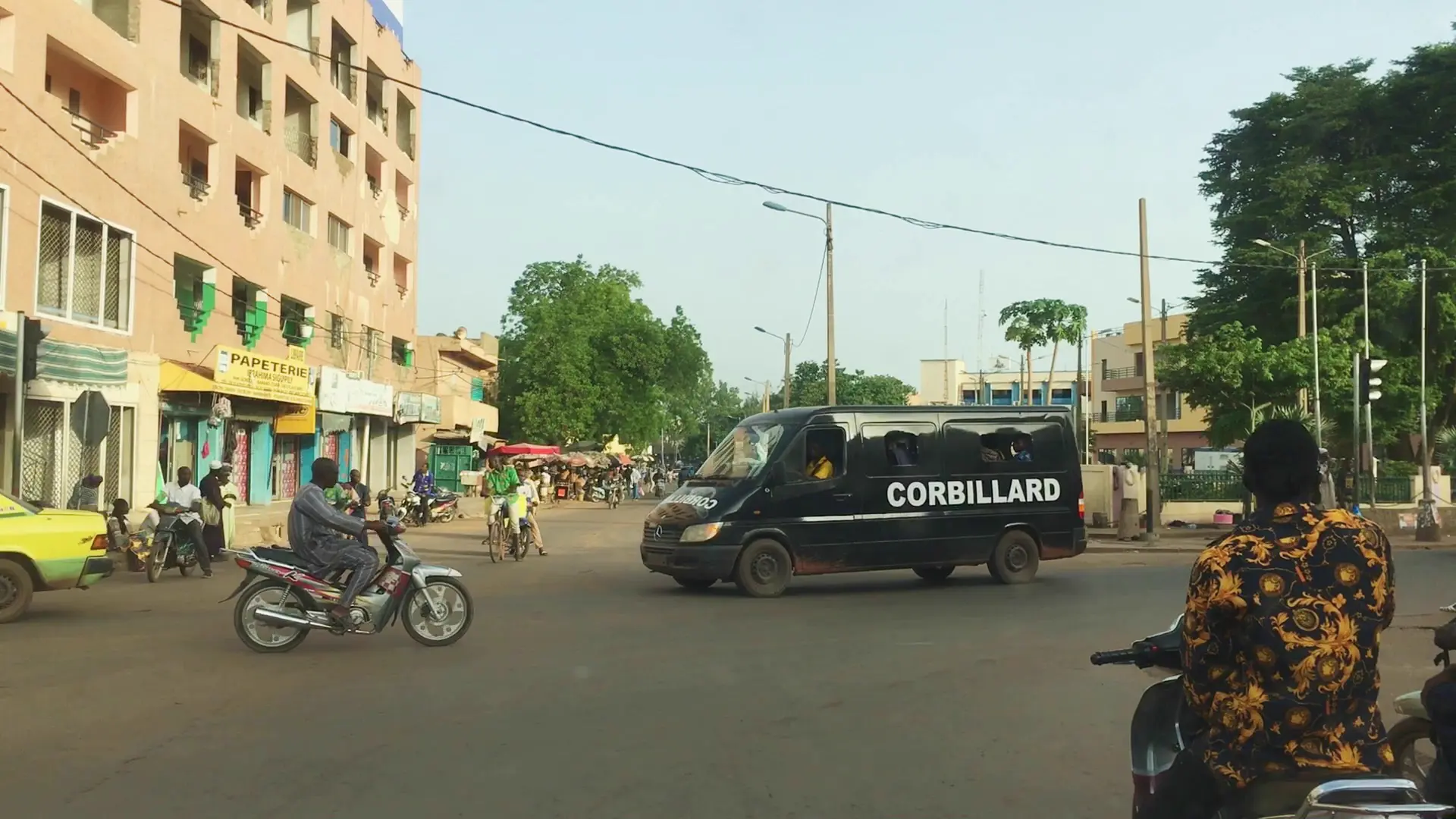 Carrefour de l'avenue de la Nation et de l'avenue Mamadou Konaté, Bamako, Mali.