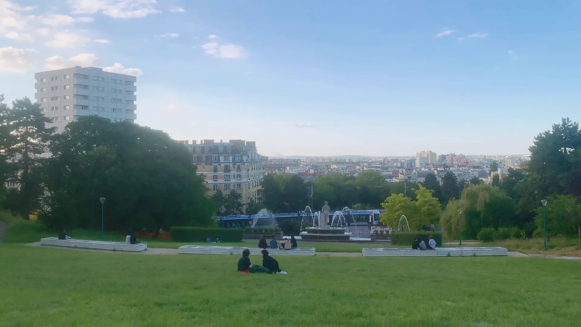 Parc de la Butte-du-Chapeau-Rouge, Paris 20e.