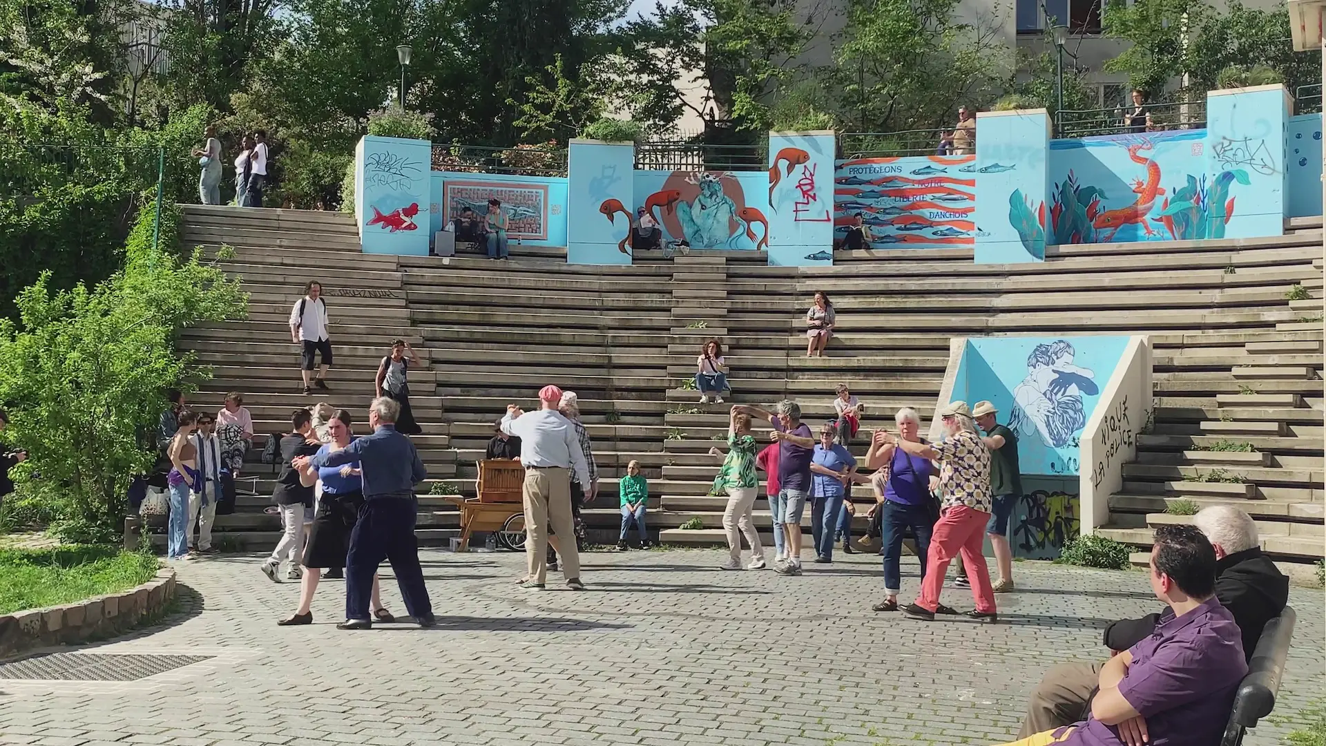 Danse au belvédère de Belleville, Paris 20e.