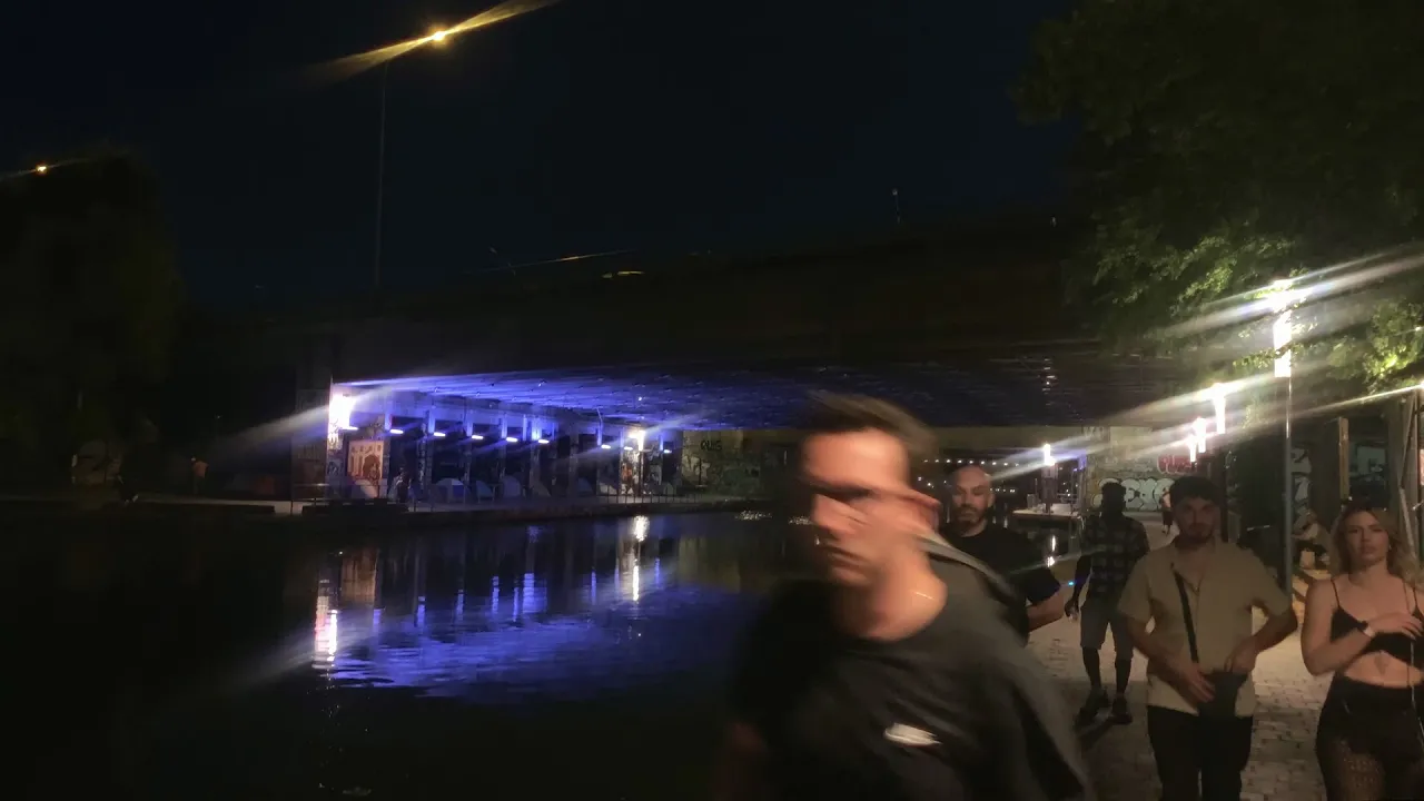 Allée du canal, Canal de l'Ourcq, Paris 19e.